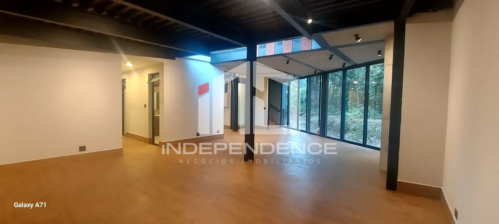 Ponto comercial para locação no Urbanova